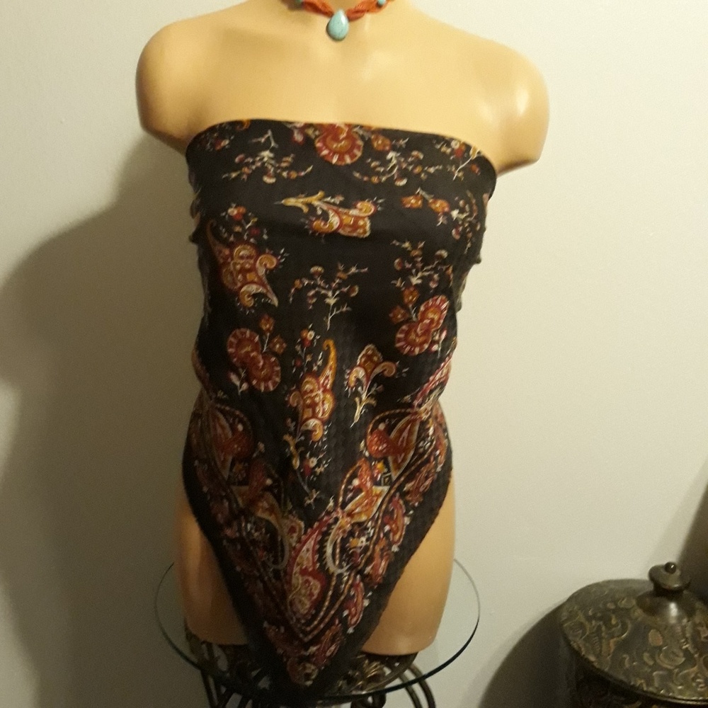Gray paisley print scarf